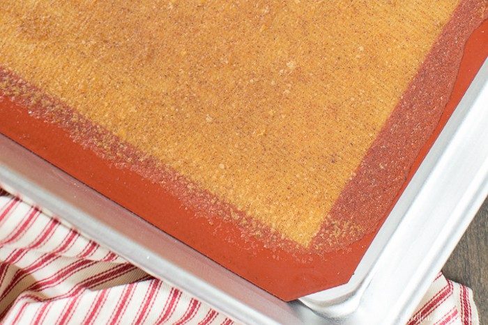 Crazy easy homemade apple cinnamon rollups made with no refined sugar!