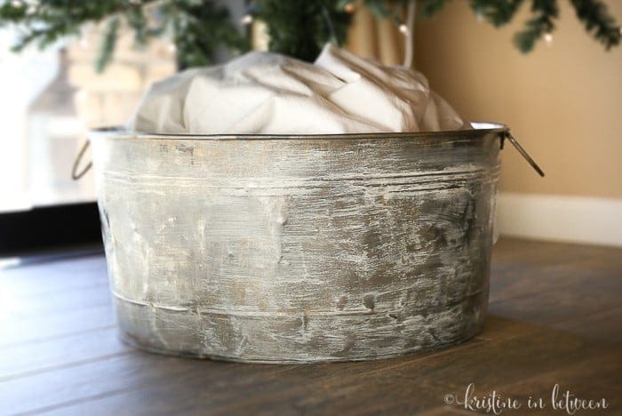 3 tips to make your tree magical! Farmhouse, rustic style Christmas tree.